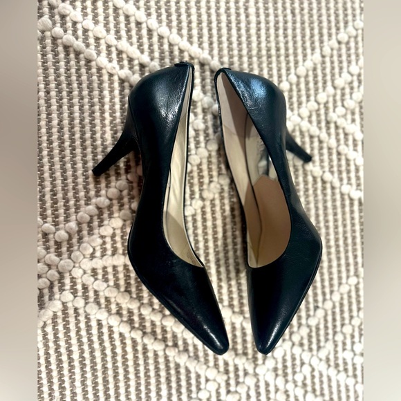 ⭐️ Michael Kors - Classic Black Leather Pumps ( Size 10 ) NEW Condition - Picture 7 of 7